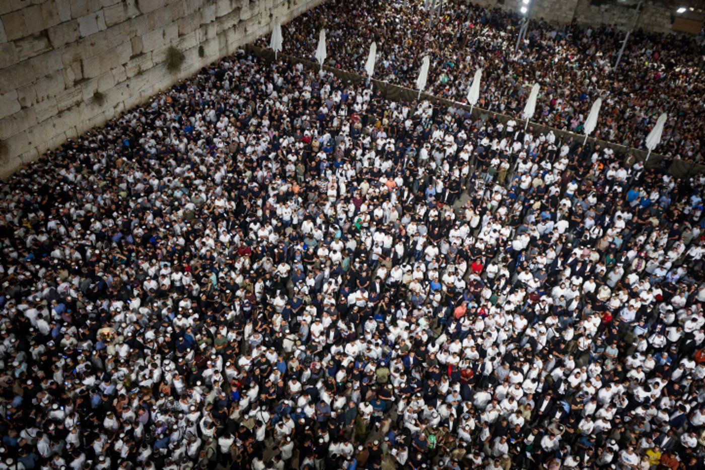 100,000 איש במעמד הסליחות המרכזיות בכותל ערב יום כיפור בראשות הרבנים הראשיים