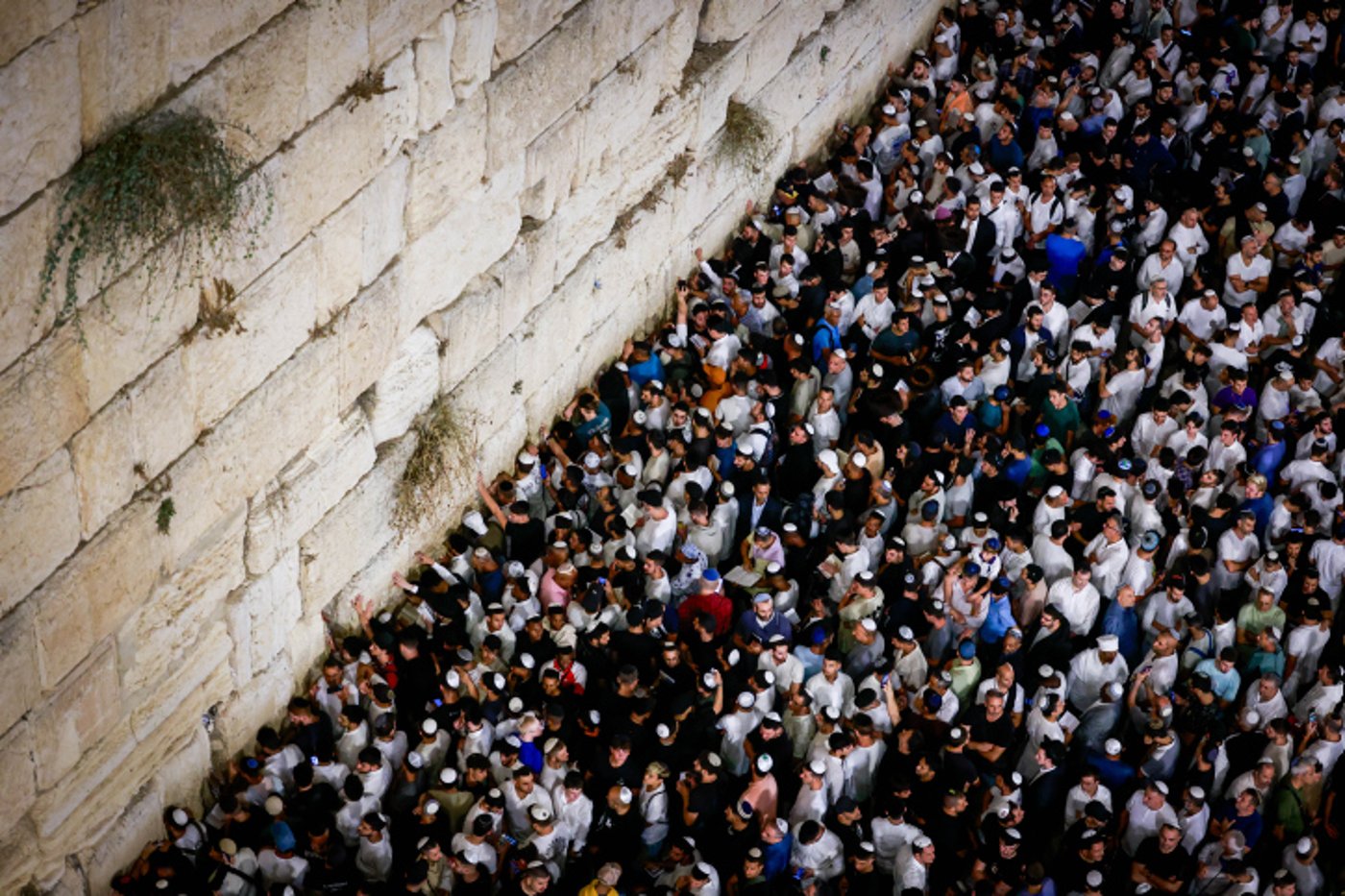 100,000 איש במעמד הסליחות המרכזיות בכותל ערב יום כיפור בראשות הרבנים הראשיים