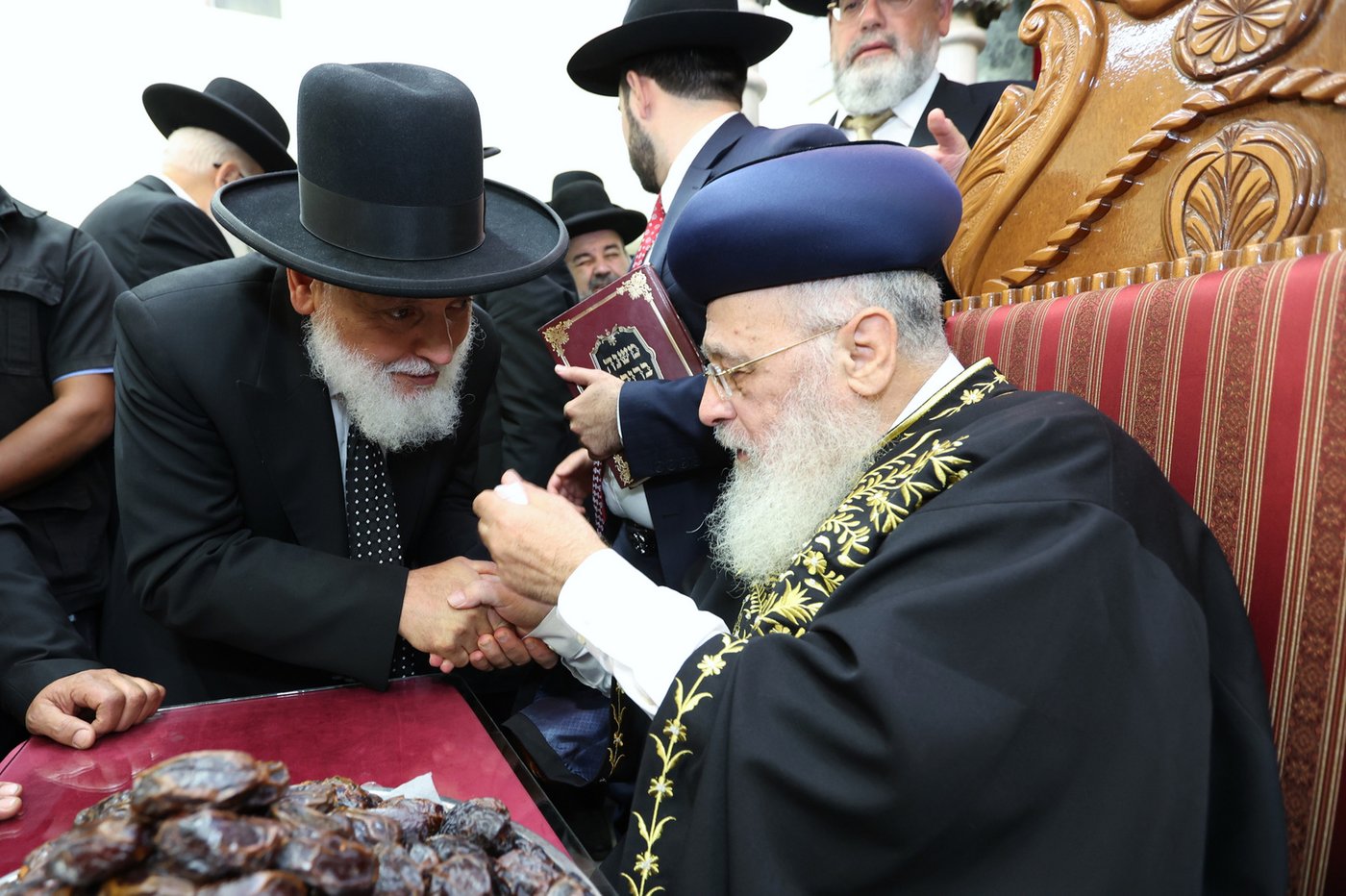 רבנים ואישי ציבור ב'הקבלת פני רבו' לראשון לציון | תיעוד