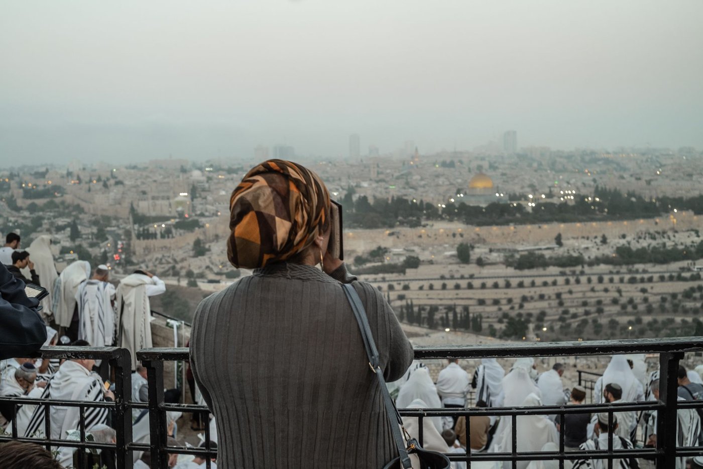 אחרי הלימוד הלילי: תפילת הושענא רבה במרומי הר הזיתים