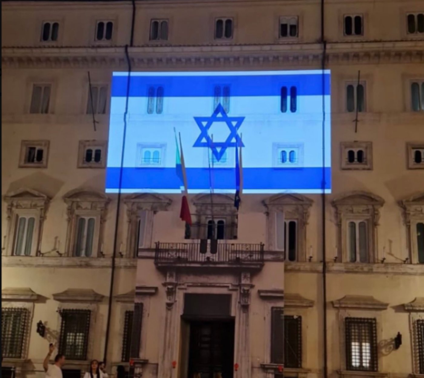 העולם לצידנו: מפגן תמיכה חסר תקדים בישראל | גלריה