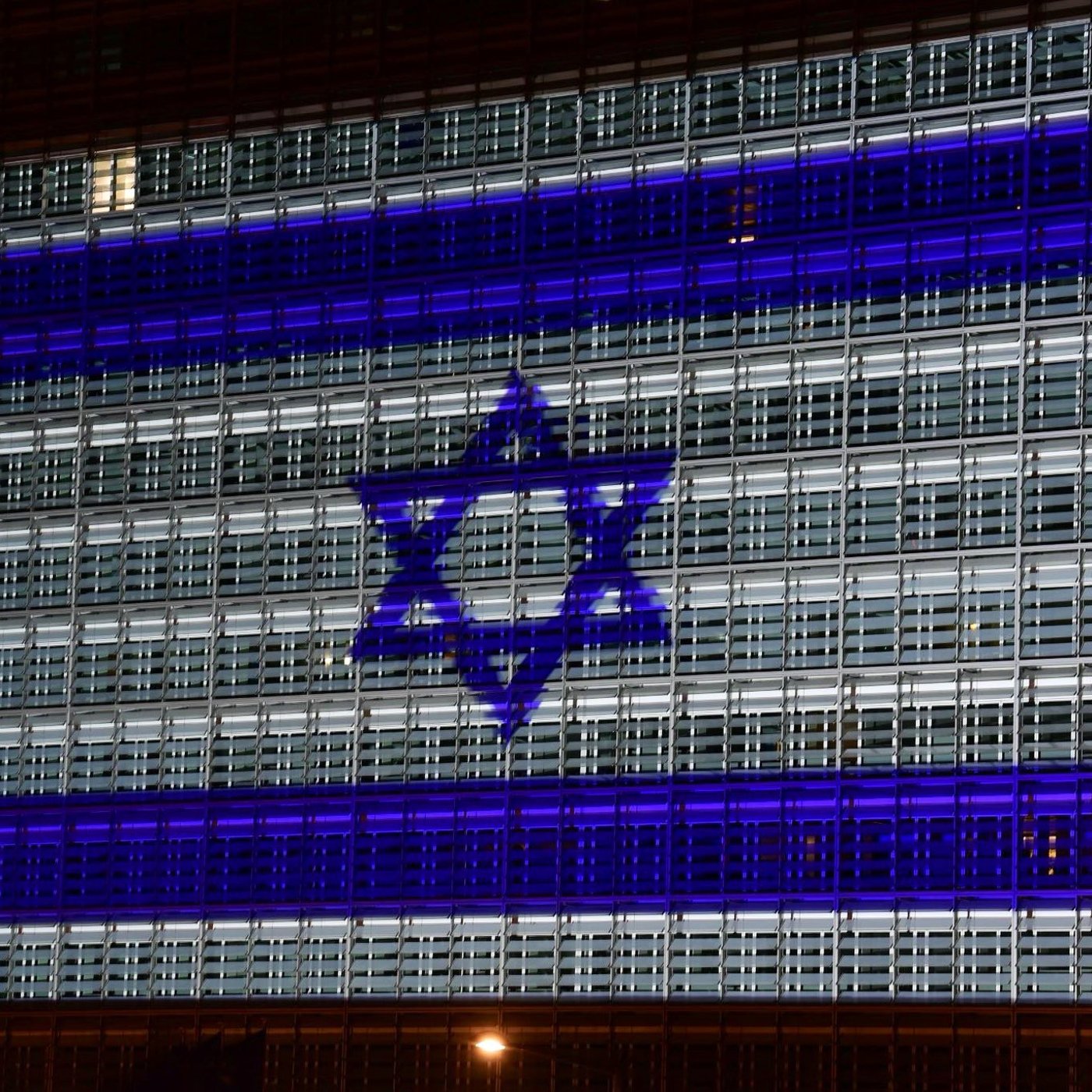 העולם לצידנו: מפגן תמיכה חסר תקדים בישראל | גלריה
