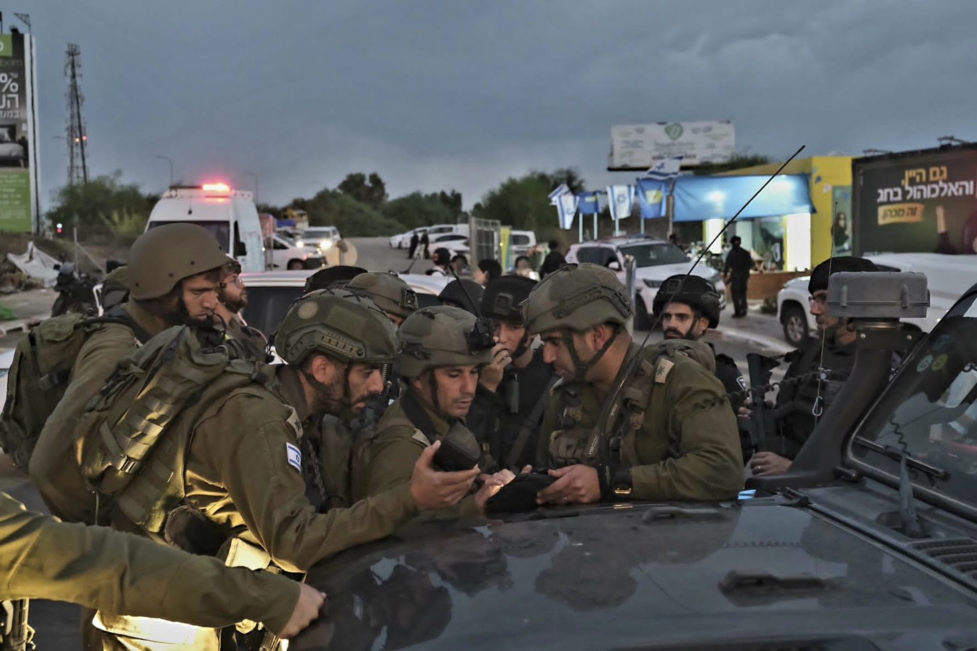 פעילות מפקדי ולוחמי חטיבת "הצנחנים" בשדרות