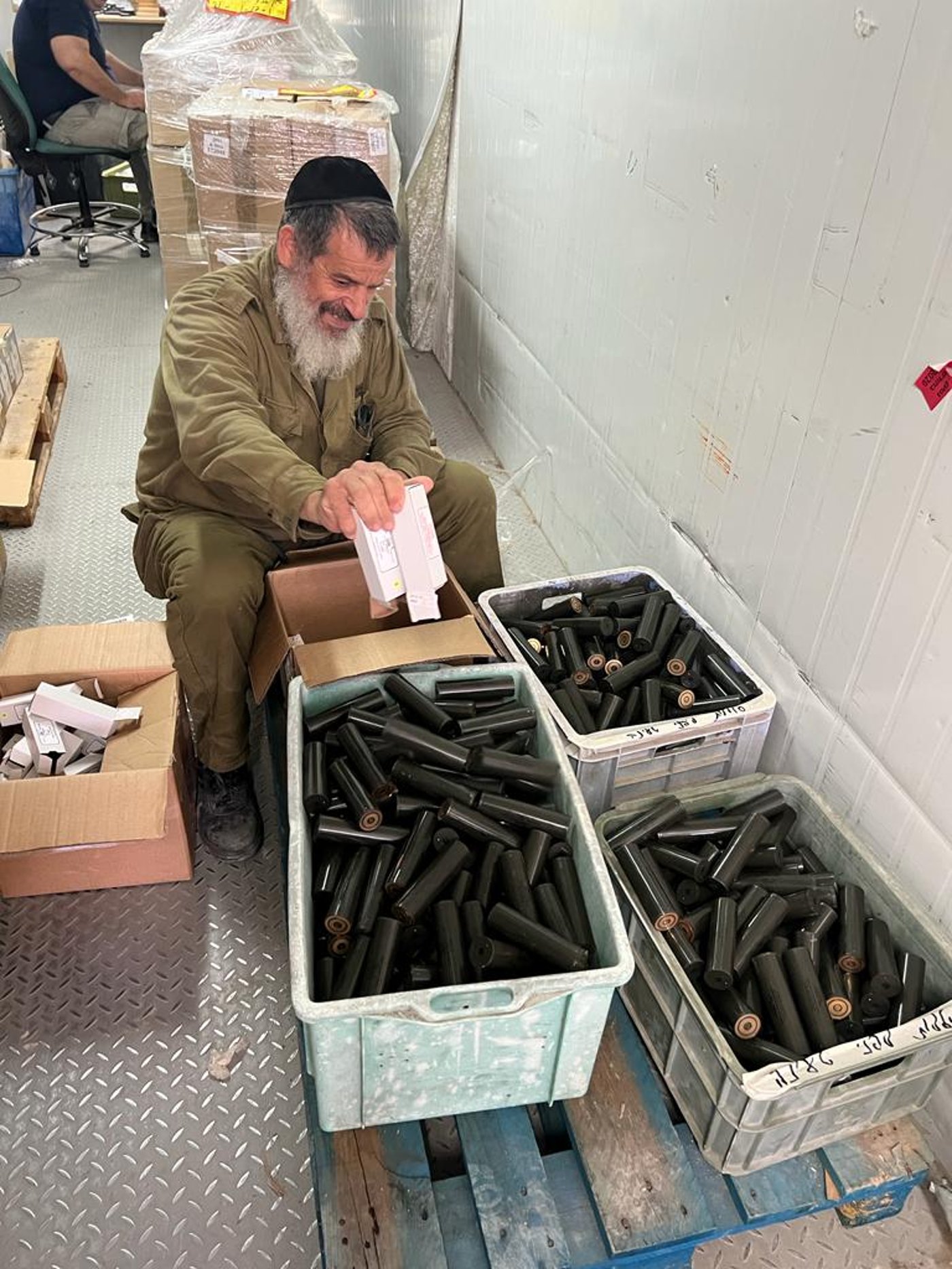 3 מיליון כדורים, 4300 אוטובוסים | צה"ל: "כלל הציוד הדרוש קיים בצבא" | צפו 