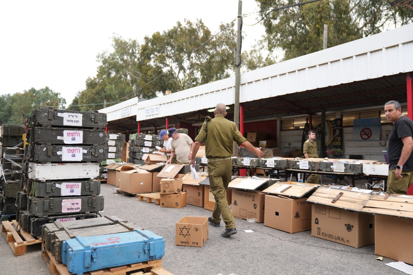 3 מיליון כדורים, 4300 אוטובוסים | צה"ל: "כלל הציוד הדרוש קיים בצבא" | צפו 