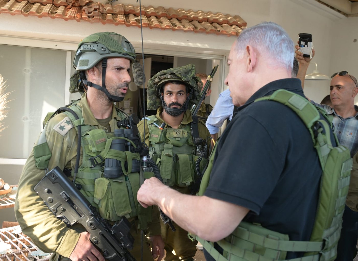 רה"מ נתניהו ביקר בקיבוץ בארי: "אנחנו נחסל את החמאס"