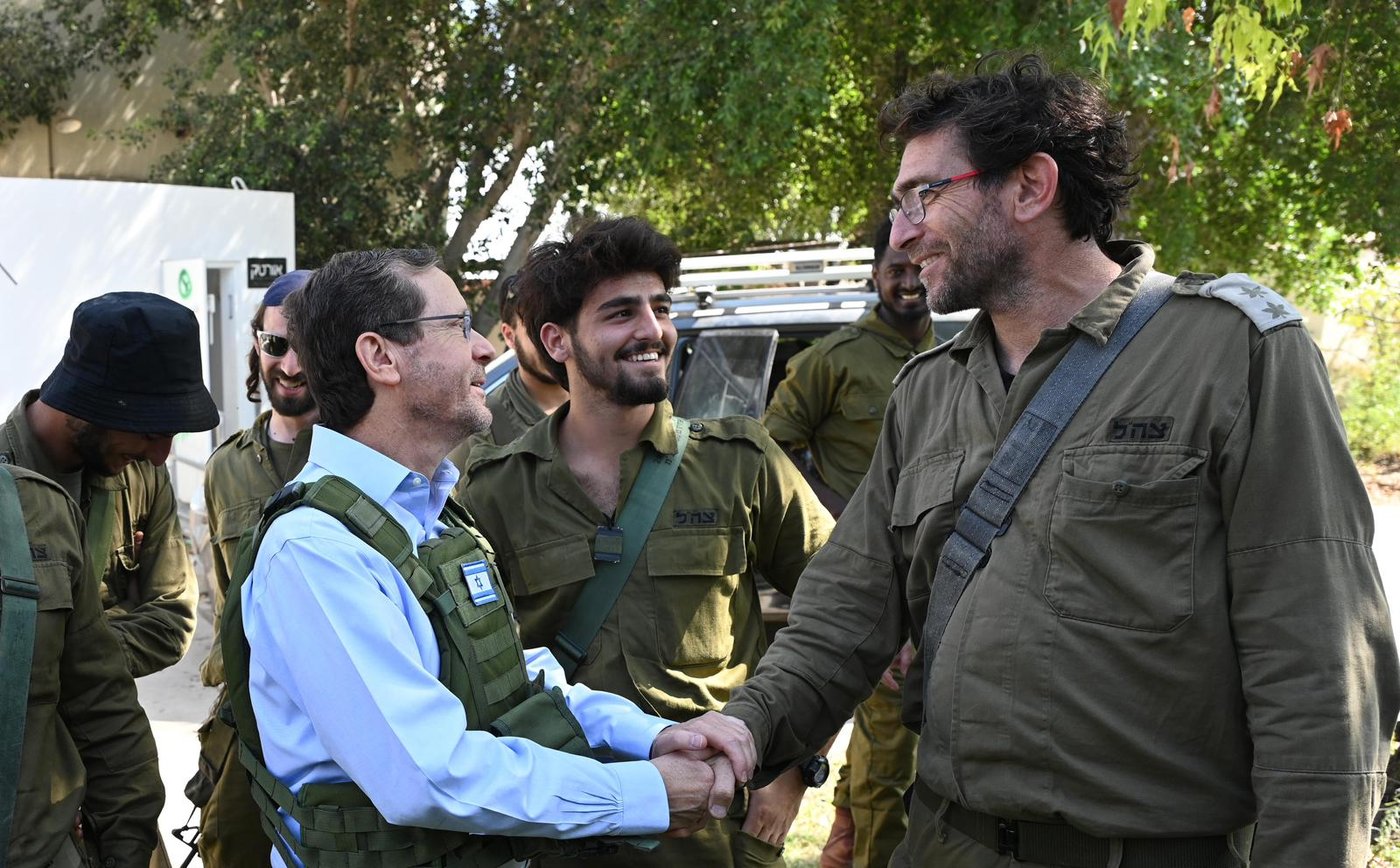 נשיא המדינה ביקר בזירת התופת בקיבוץ בארי: "היה פה גן עדן שהפך לגיהינום"