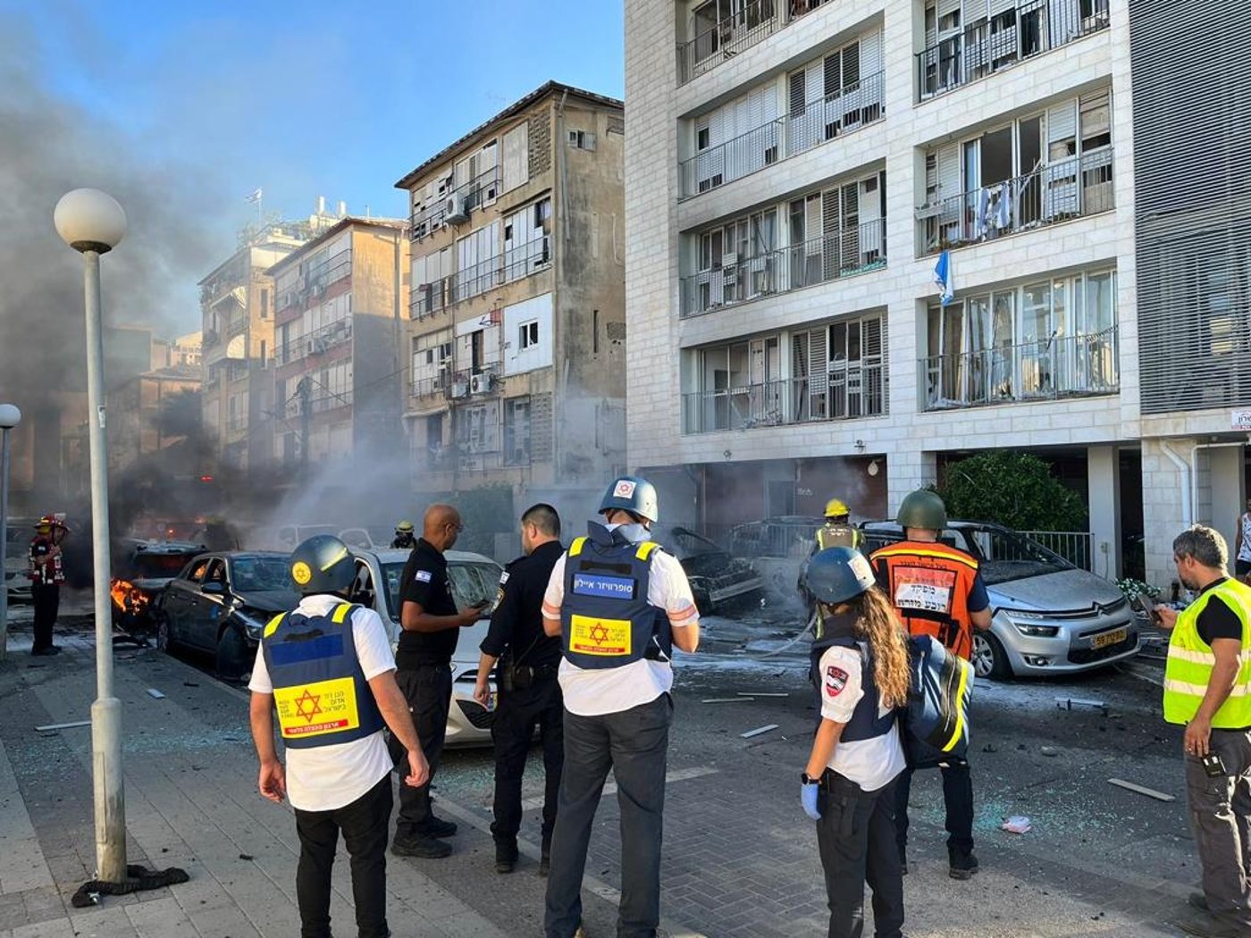 ''המחבלים עברו מטרים מאיתנו": מתגייסים לתגבור צוותי מד''א
