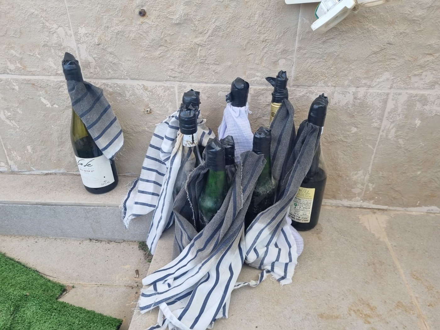 קריית חיים: המשטרה תפסה 62 בקבוקי תבערה בתוך בית