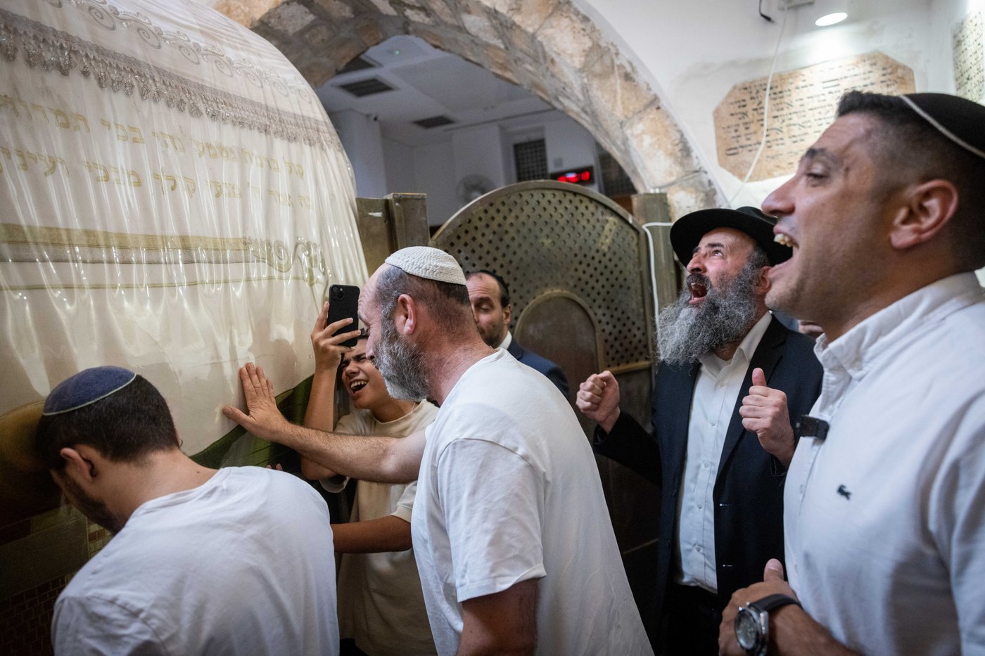 תפילות בקבר רחל לשלום החטופים