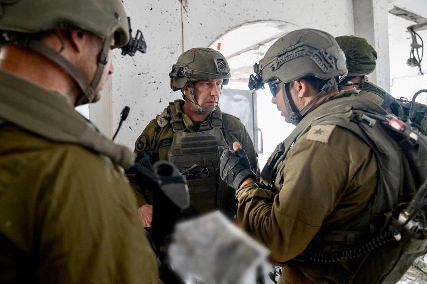 גלריה: לוחמי צה"ל מתקדמים בלחימה בלב רצועת עזה | צפו
