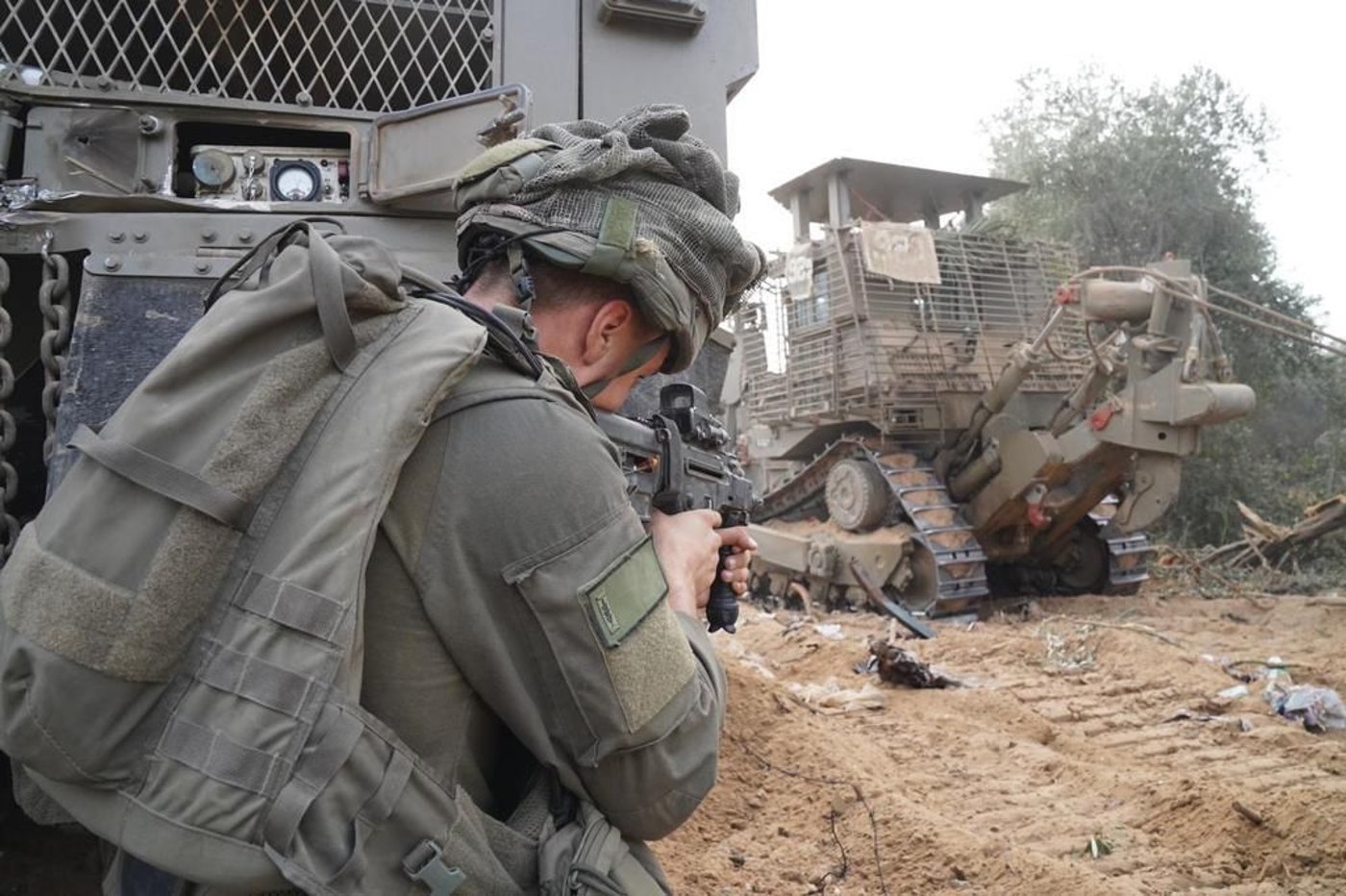 צה"ל מכתר את העיר עזה מכל הכיוונים; מתיחות ביטחונית גבוהה בצפון | כתבה מתעכדנת
