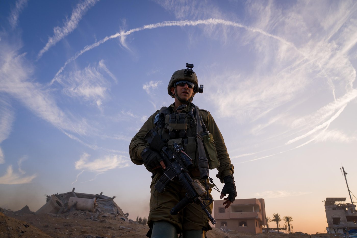 צה"ל מכתר את העיר עזה מכל הכיוונים; מתיחות ביטחונית גבוהה בצפון | כתבה מתעכדנת