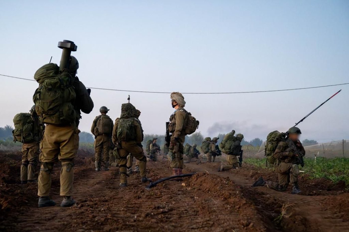 צה"ל מכתר את העיר עזה מכל הכיוונים; מתיחות ביטחונית גבוהה בצפון | כתבה מתעכדנת