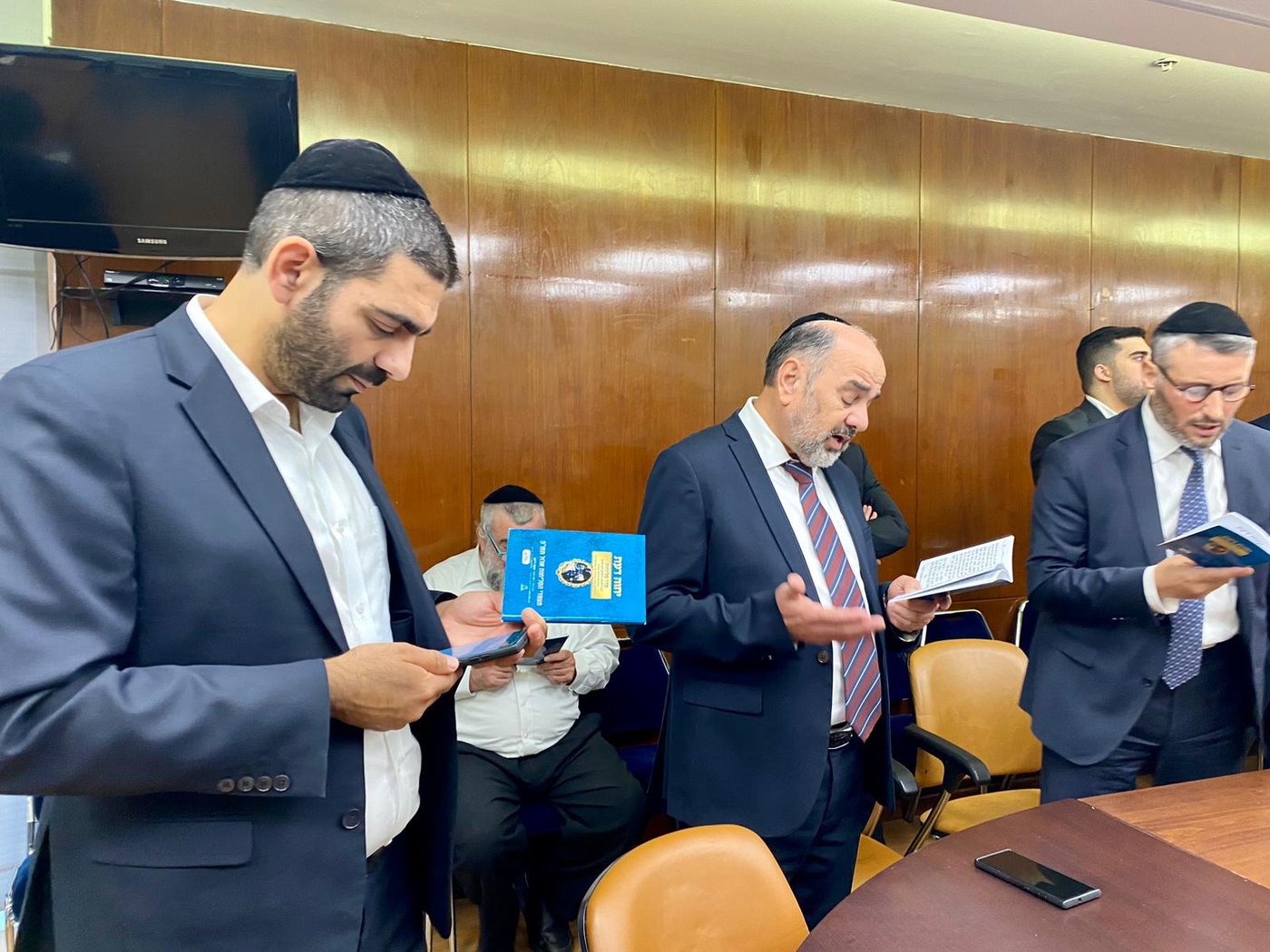 דרעי תקע בשופר, בן צור התחזן | תיעוד מהסליחות בסיעת ש"ס