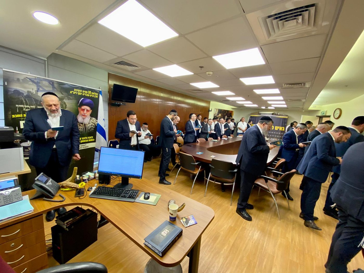 דרעי תקע בשופר, בן צור התחזן | תיעוד מהסליחות בסיעת ש"ס