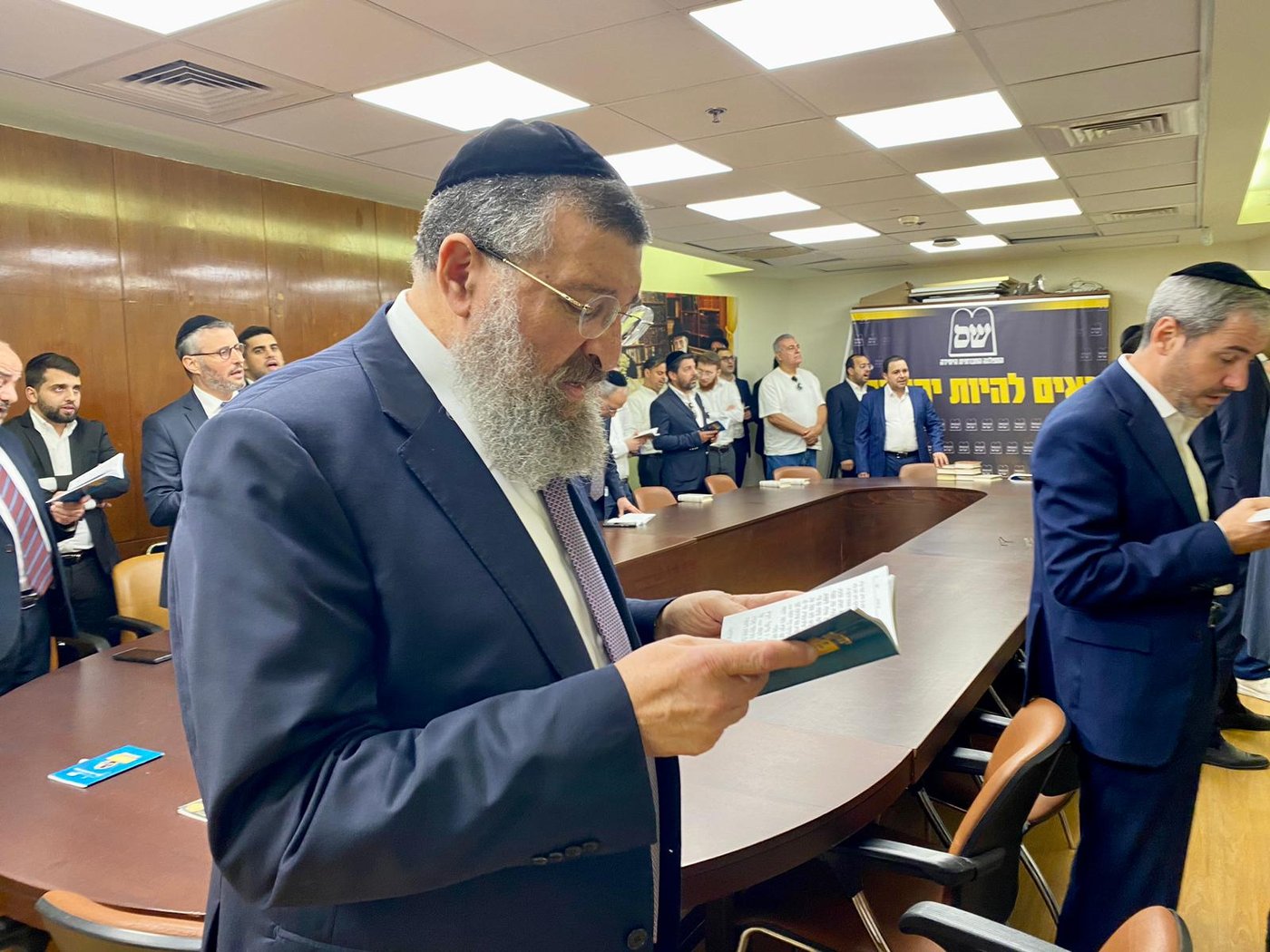 דרעי תקע בשופר, בן צור התחזן | תיעוד מהסליחות בסיעת ש"ס
