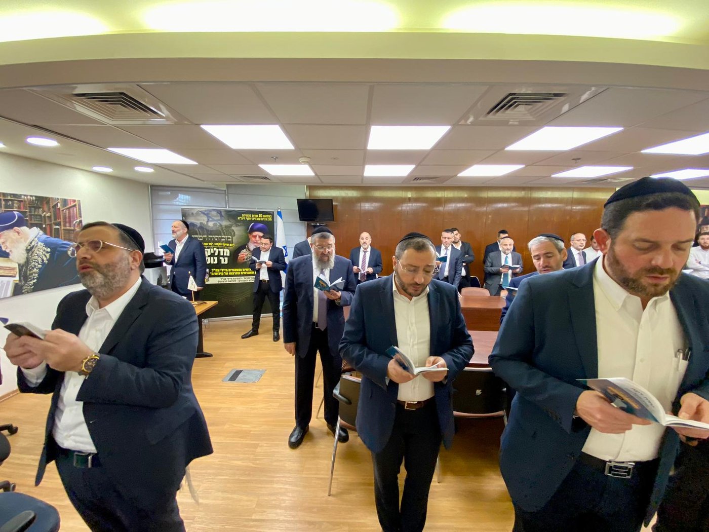 דרעי תקע בשופר, בן צור התחזן | תיעוד מהסליחות בסיעת ש"ס