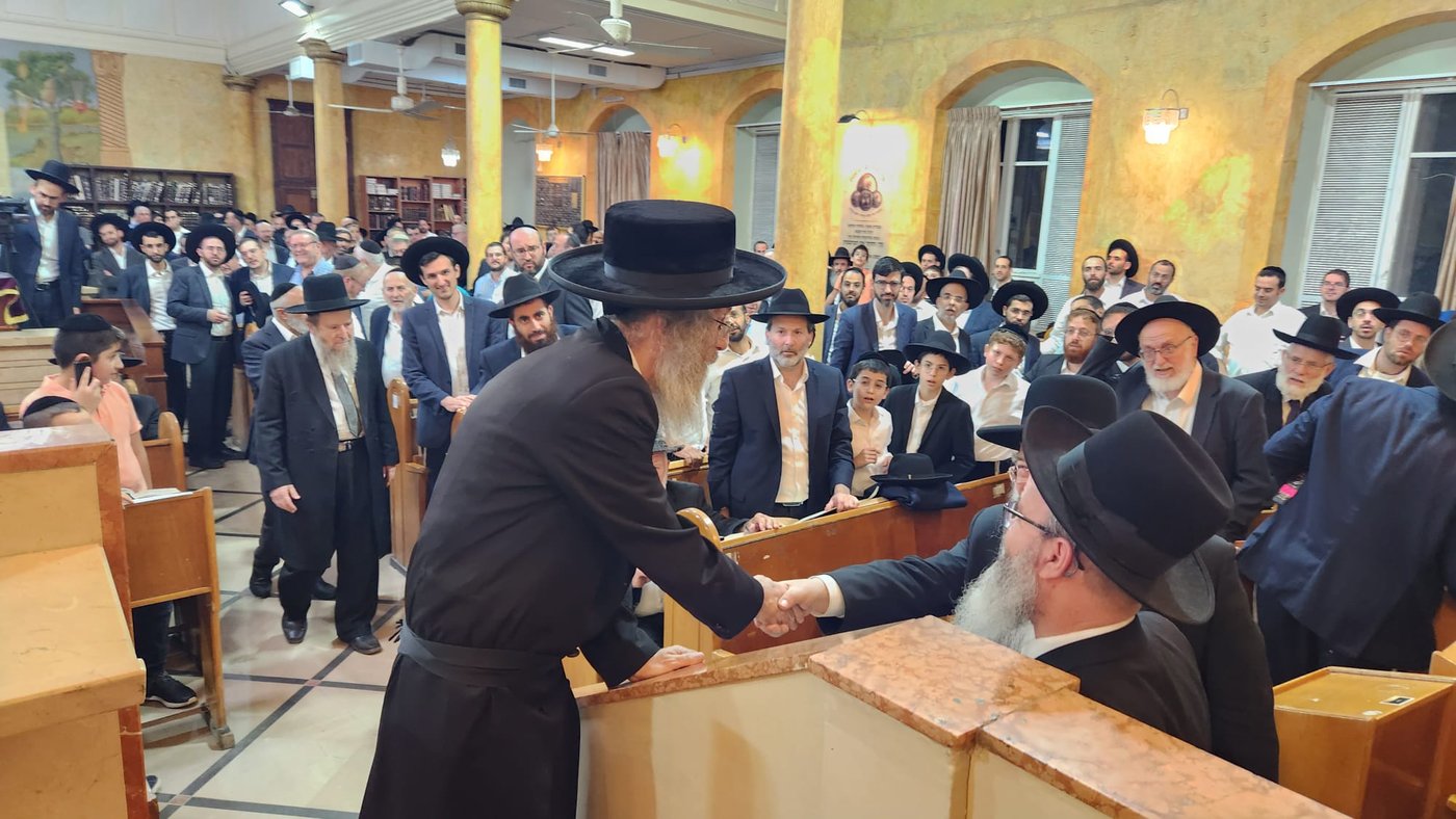 עצרת התפילה ההמונית בפתח תקווה
