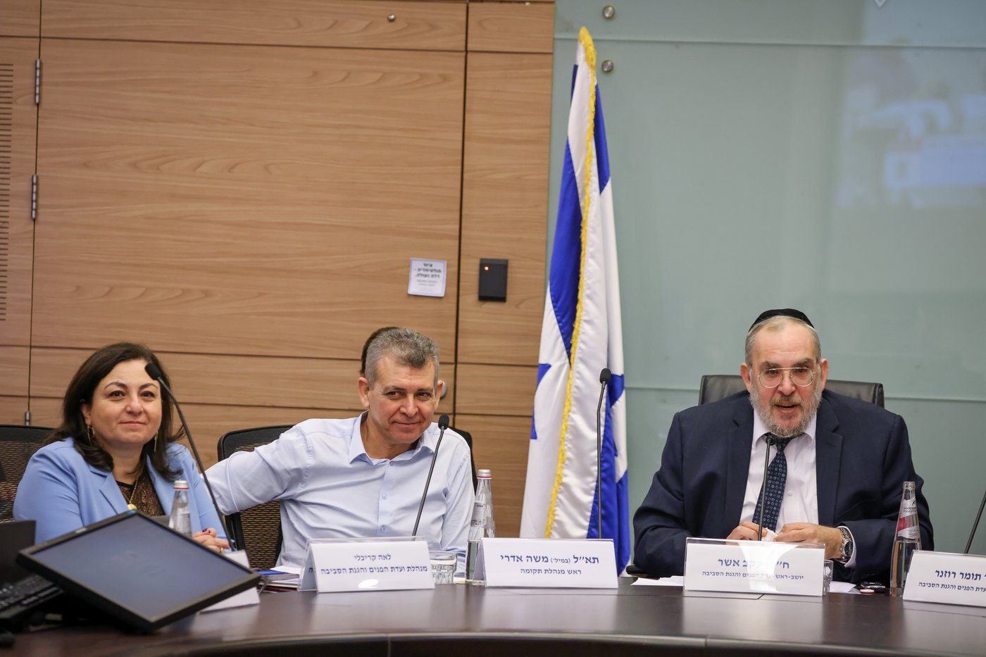 יעקב אשר בוועדה
