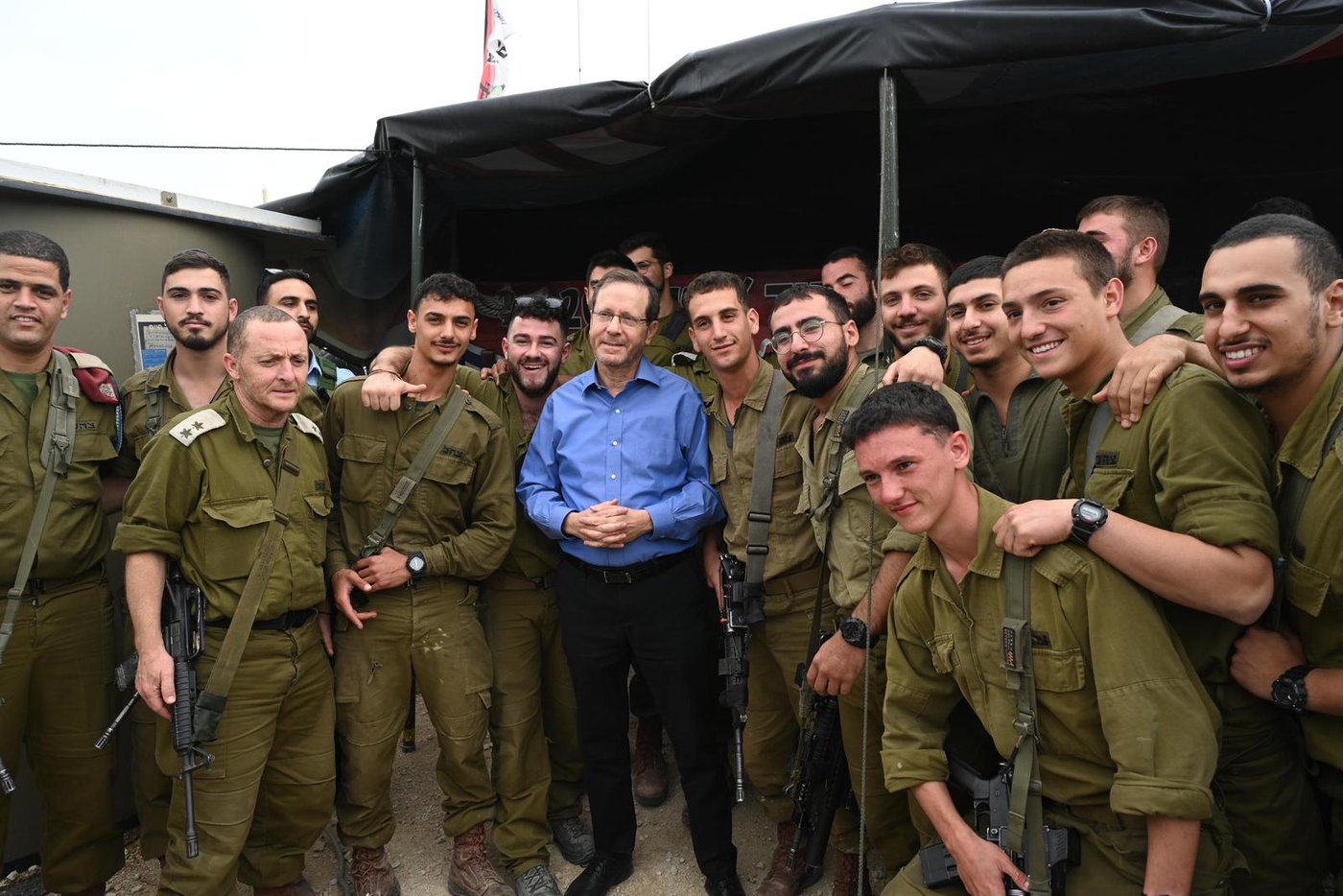 הרצוג עם הלוחמים