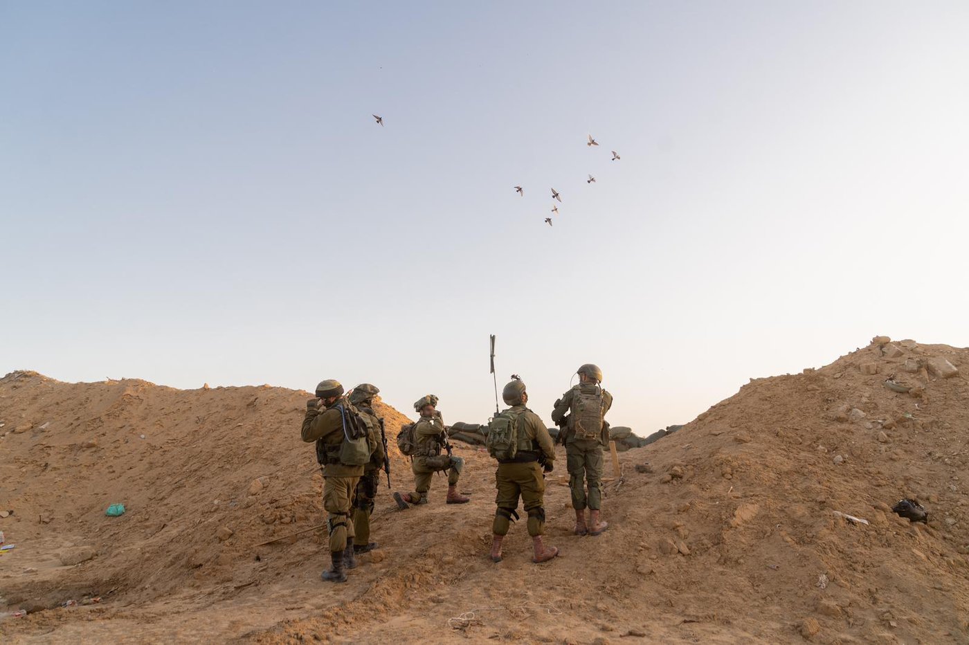 עם לבדד ישכון | האם לעד נחיה על חרבנו?