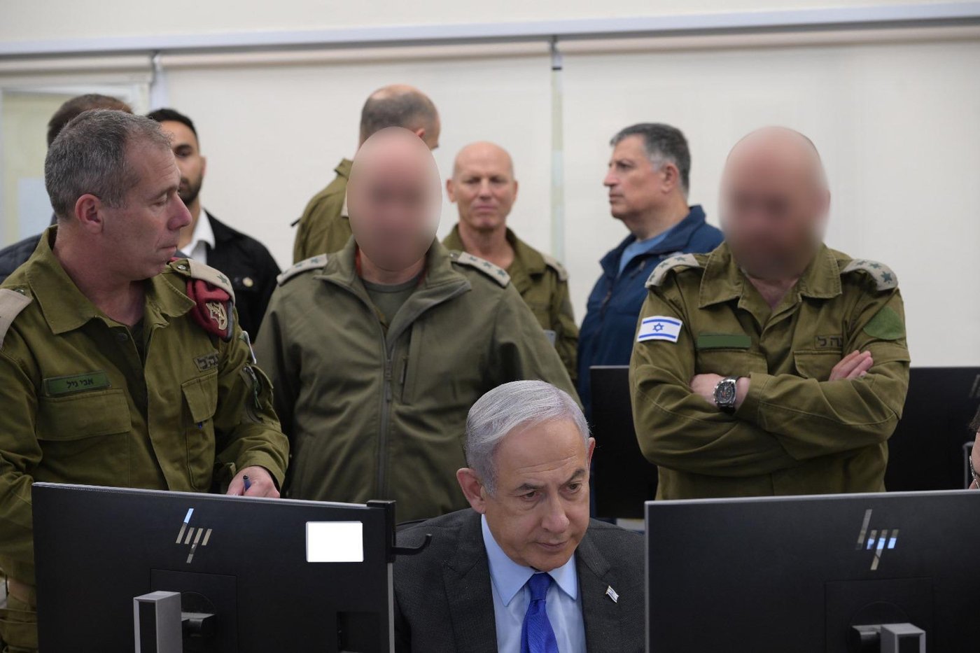 נתניהו עם אנשי המודעין