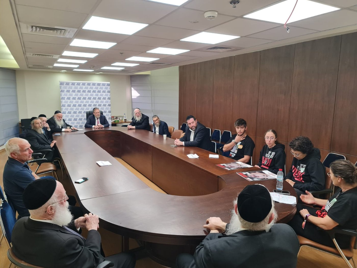 חאן יונס תחת אש: תקיפות חסרות תקדים בדרום הרצועה - כ-100 מטרות בשעה | מתעדכן