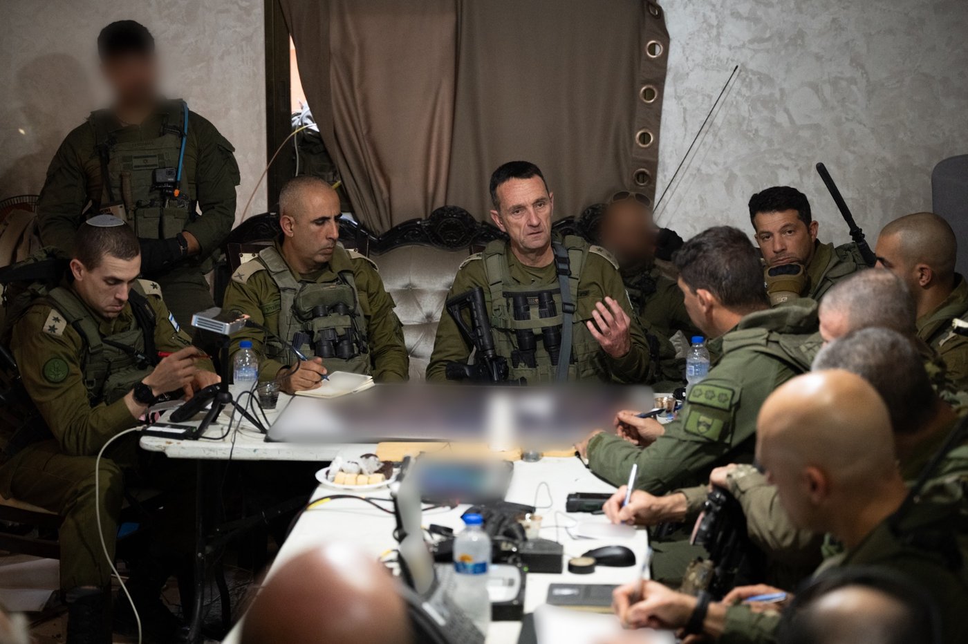 תיעוד: הרמטכ"ל הרצי הלוי בהערכת מצב בתוך רצועת עזה 