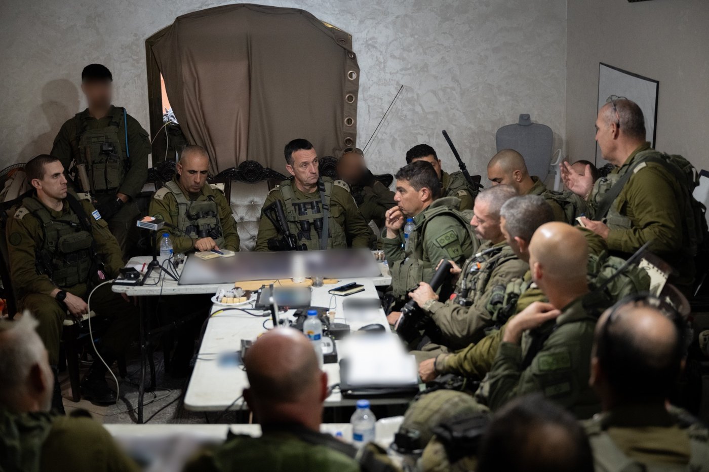 תיעוד: הרמטכ"ל הרצי הלוי בהערכת מצב בתוך רצועת עזה 