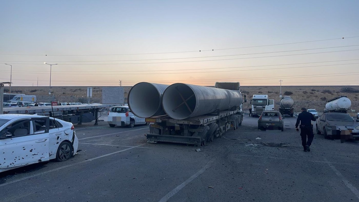 רקטה לבאר שבע גרמה לנזק לרכבים, אין נפגעים