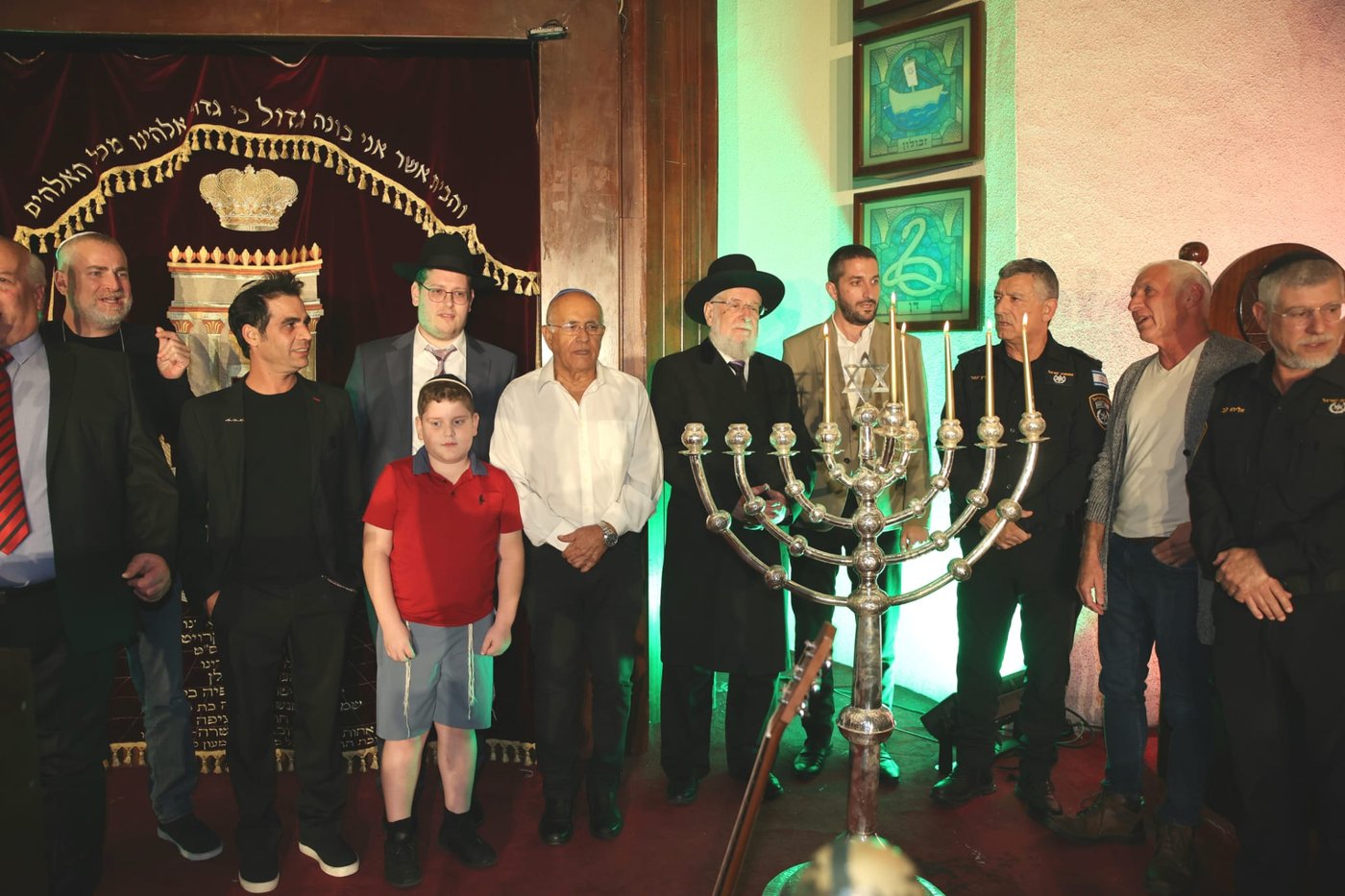אביב גפן בבית הכנסת