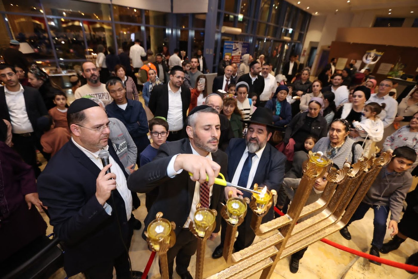 אירועי חנוכה למשפחות מפונים מהדרום והצפון