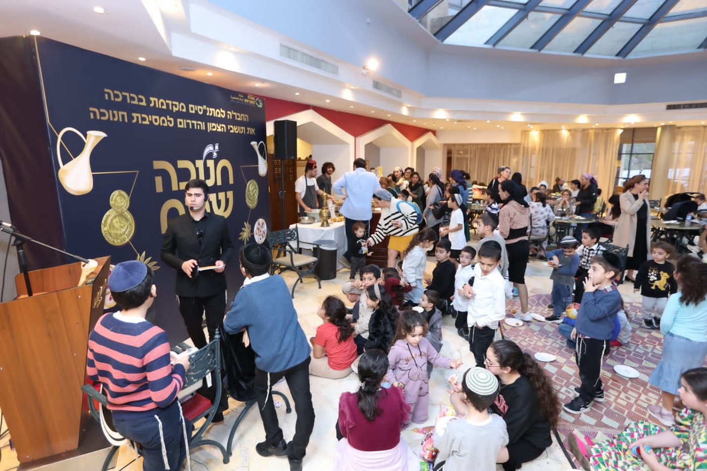 אירועי חנוכה למשפחות מפונים מהדרום והצפון