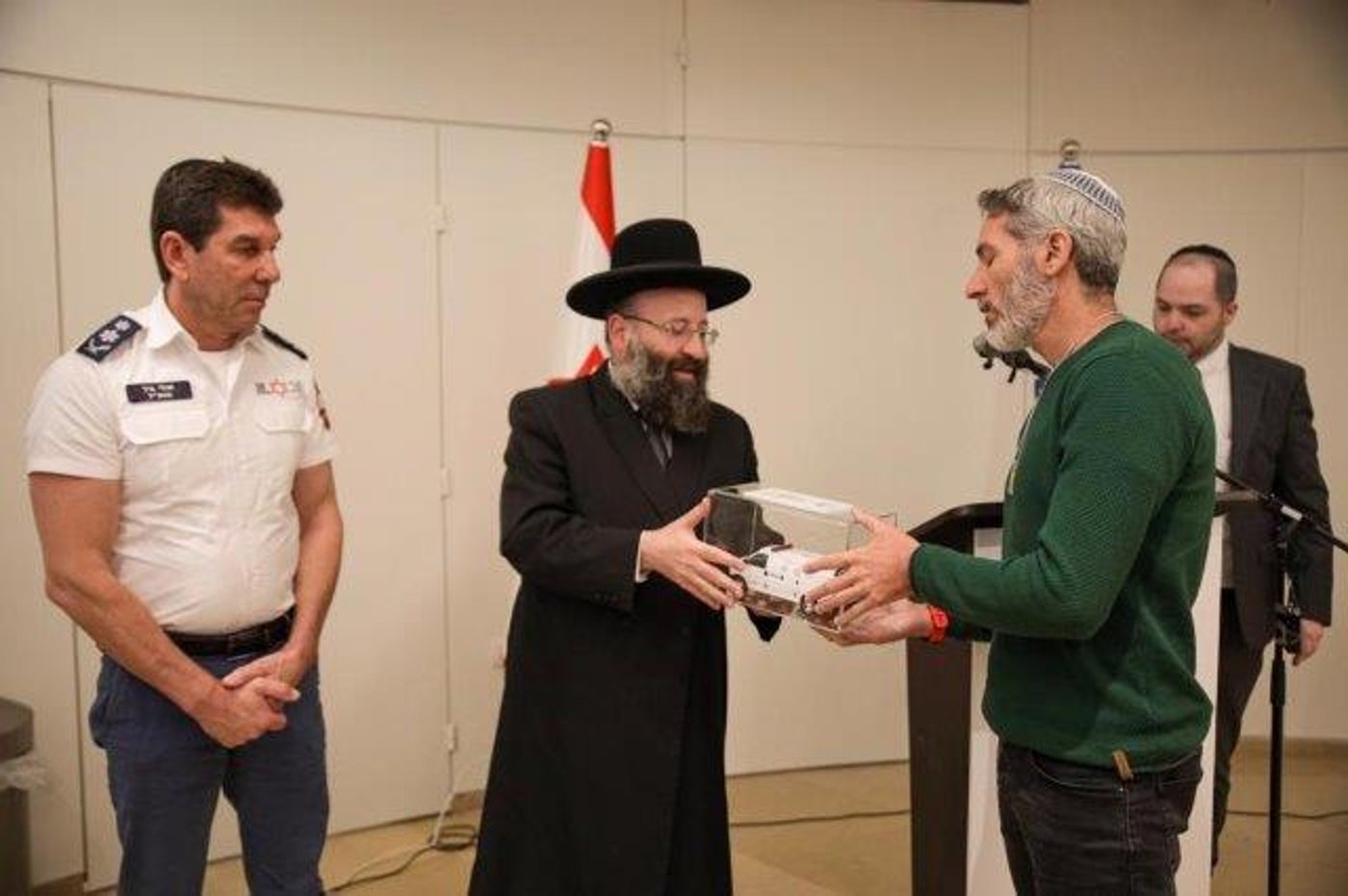 אירוע מרגש בכותל לזכר קדושי מד"א שנרצחו במלחמה