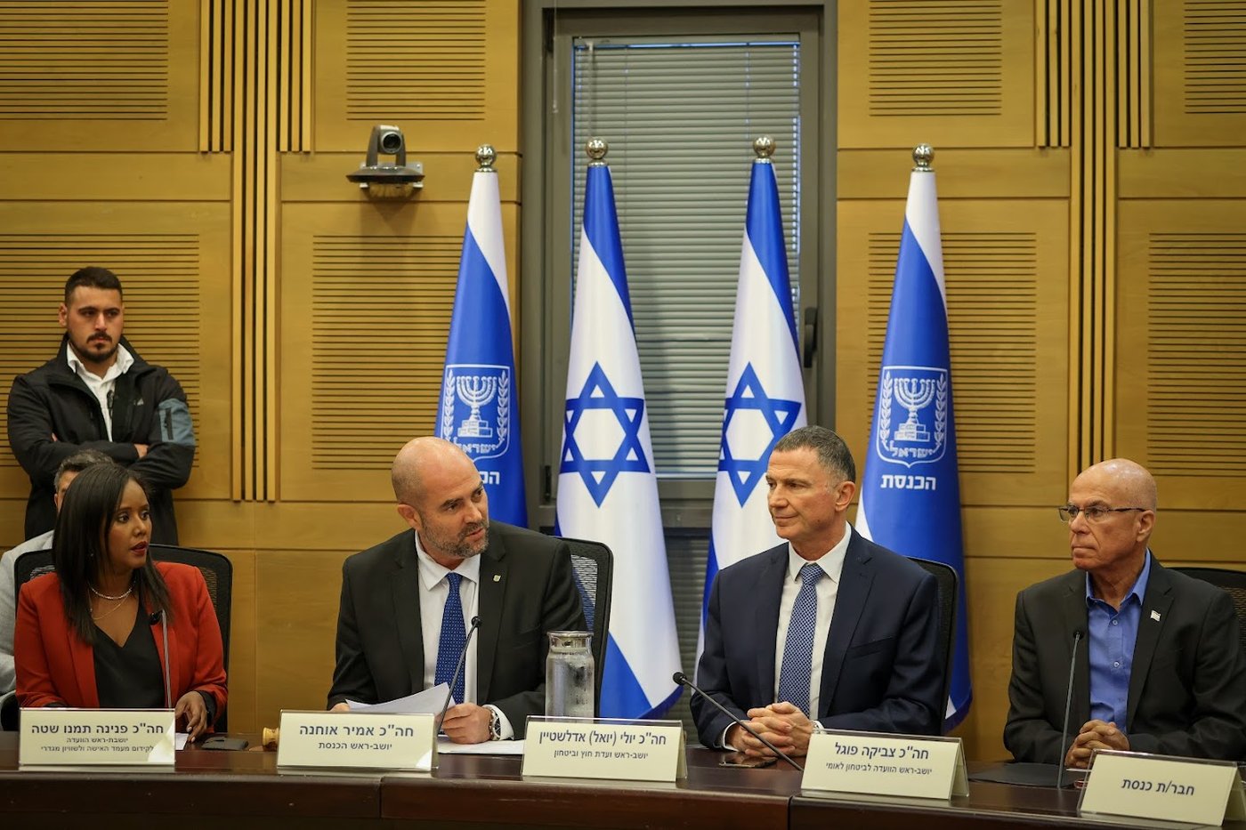 אמיר אוחנה בוועדה