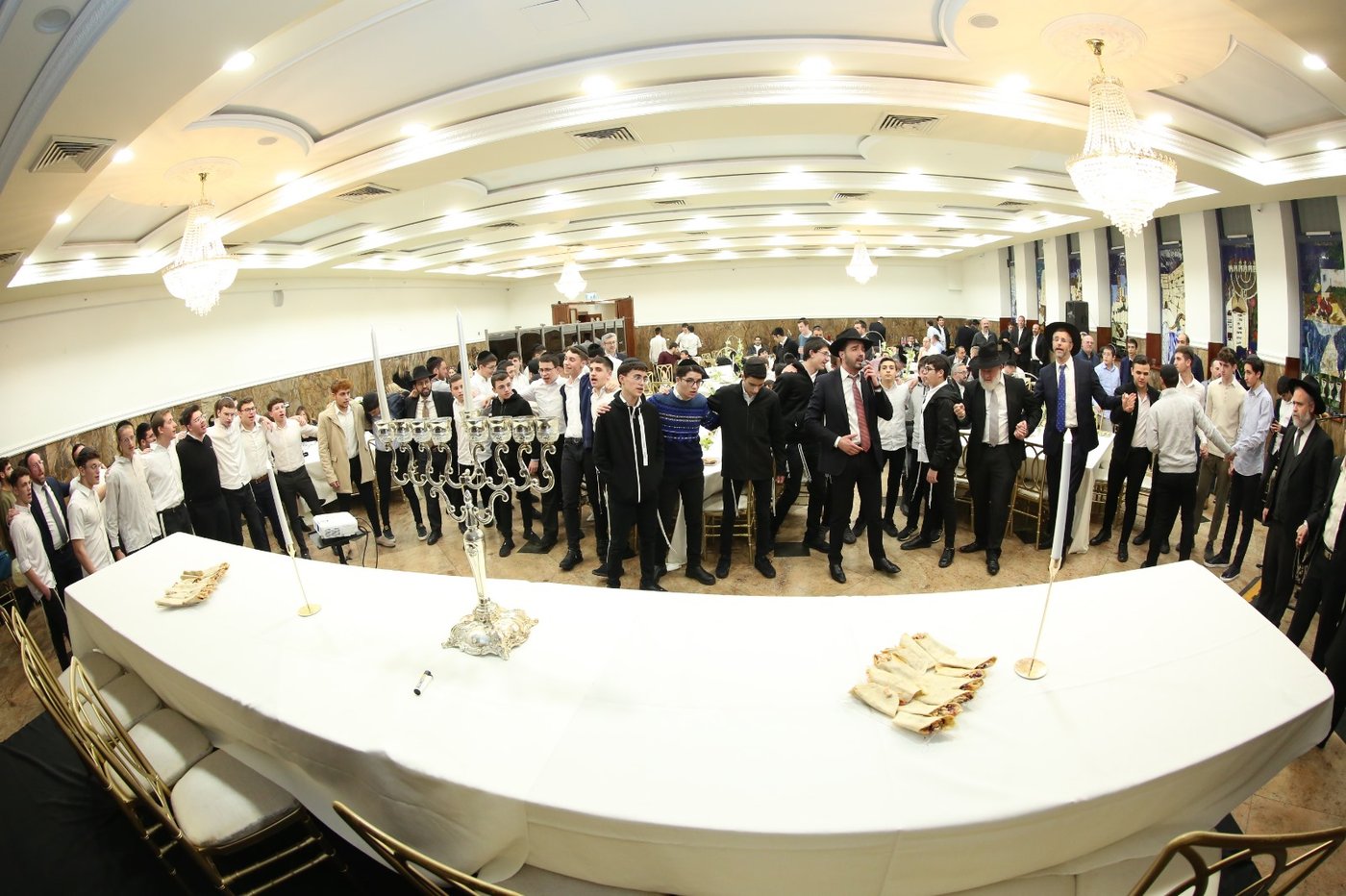 אירוע הדלקת נר חנוכה בישיבת אורייתא לצעירים בירושלים