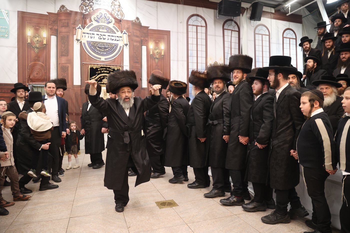 הכנסת ספר תורה בפינסק קרלין