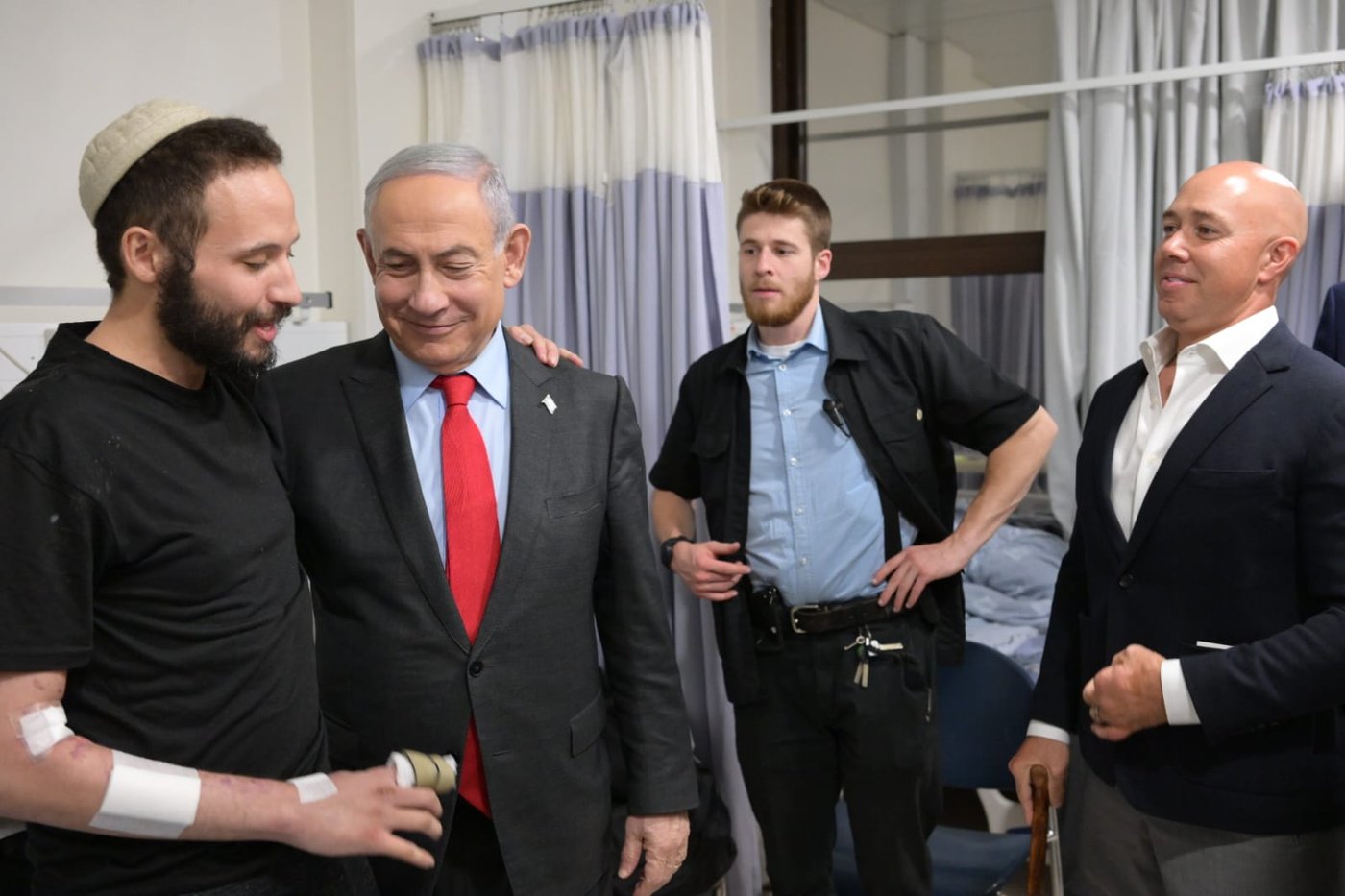 נתניהו וחבר הקונגרס האמריקני ביקרו את הלוחמים פצועי המלחמה | צפו
