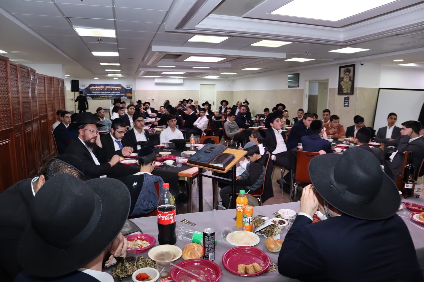 בטקס מיוחד: התלמידים העניקו תעודת הוקרה לראש הישיבה