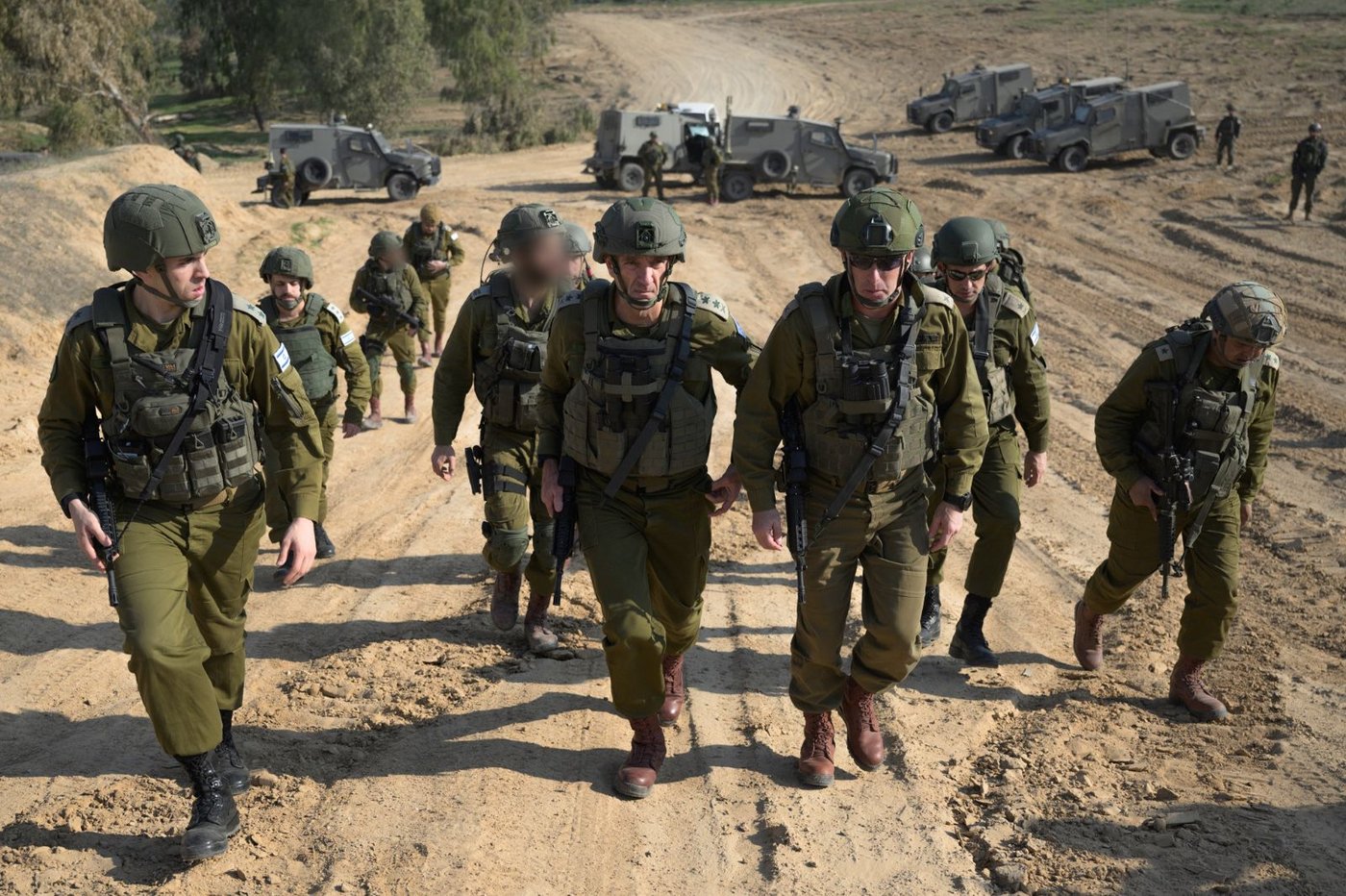 סיור הרמטכ״ל עם מפקד אוגדת עזה בגבול ובתוך הרצועה