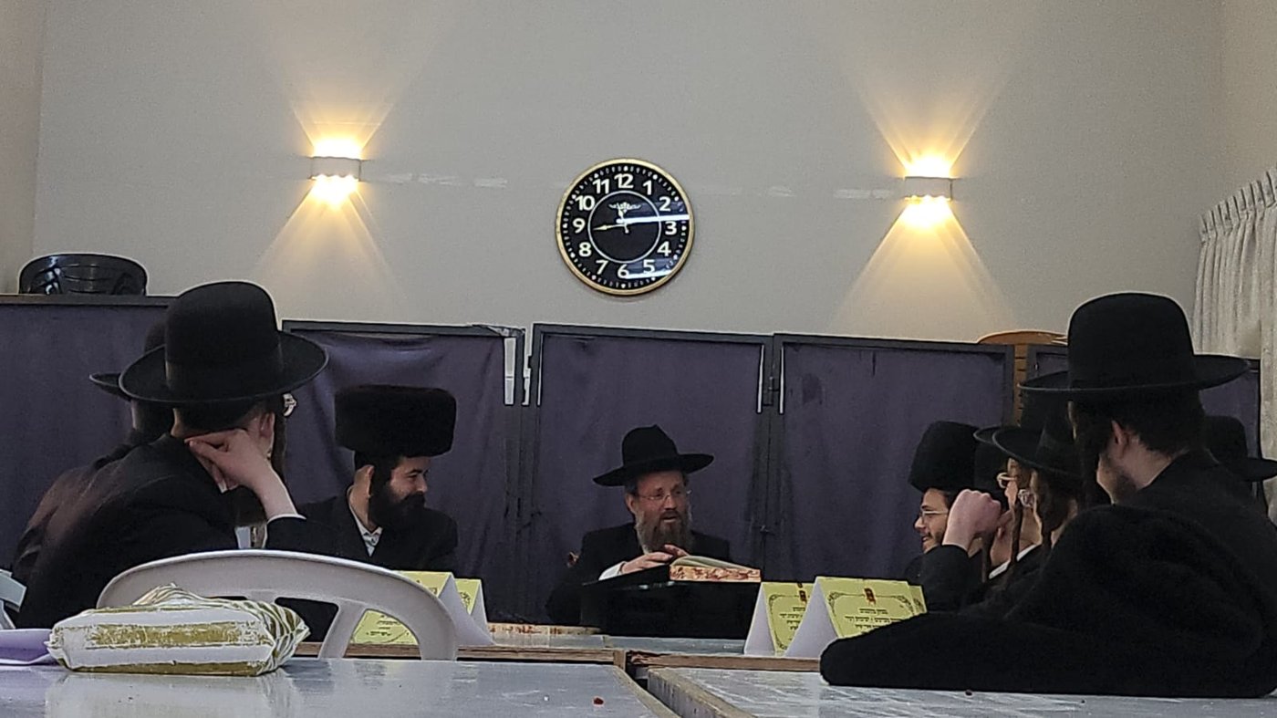 כשהדיין הליטאי חשף: מדוע האדמו"ר מגור פרץ בבכי | תיעוד