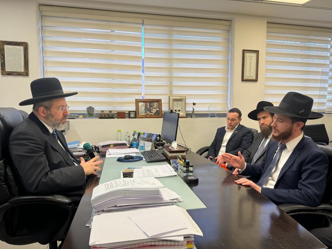 משלחת אגף הלכה באיחוד הצלה קיבלו את ברכת הרב לאו