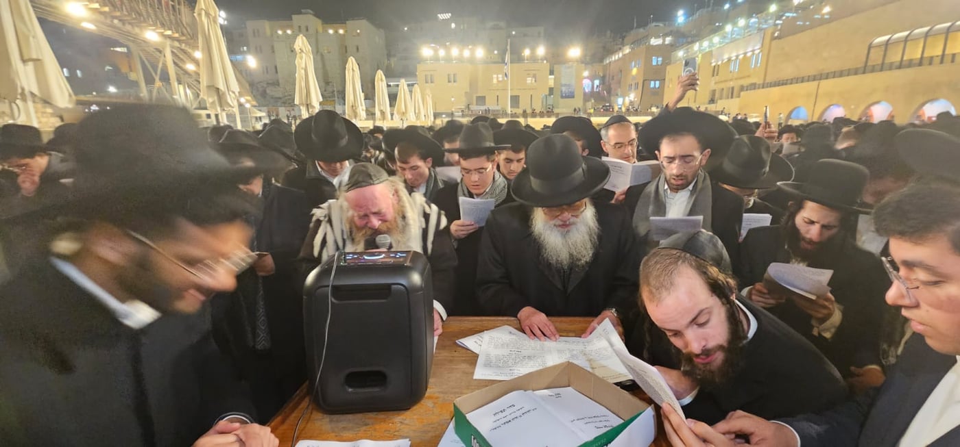 התפילות אמש בכותל המערבי