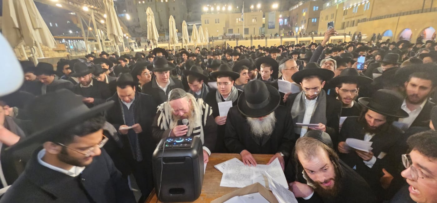 התפילות אמש בכותל המערבי