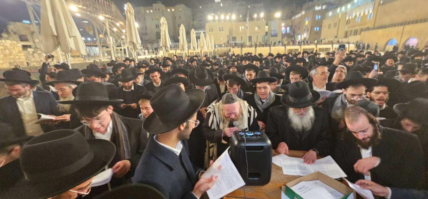 התפילות אמש בכותל המערבי