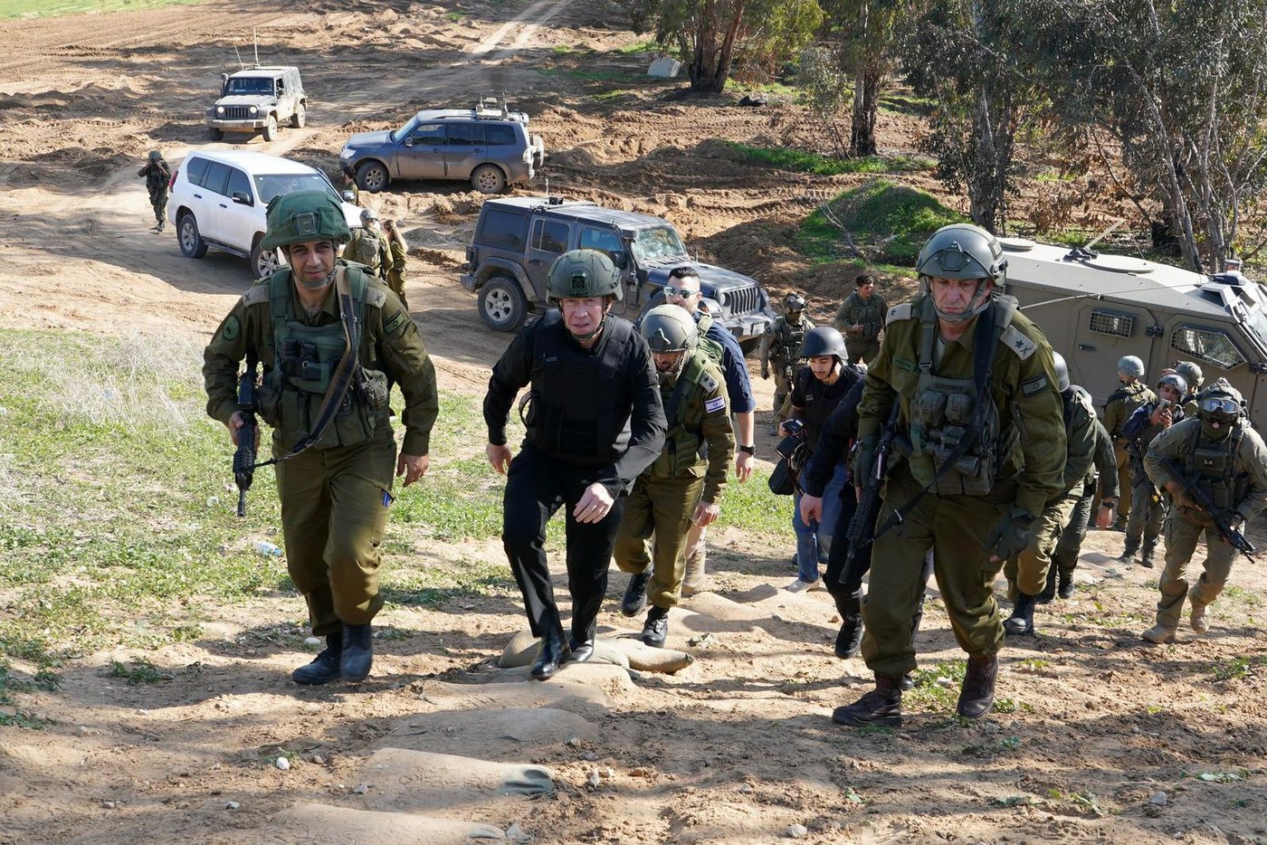 גלנט הציע תכנית ליום שאחרי המלחמה | 3 אזרחים שהוגדרו כנעדרים נחטפו | כל העדכונים