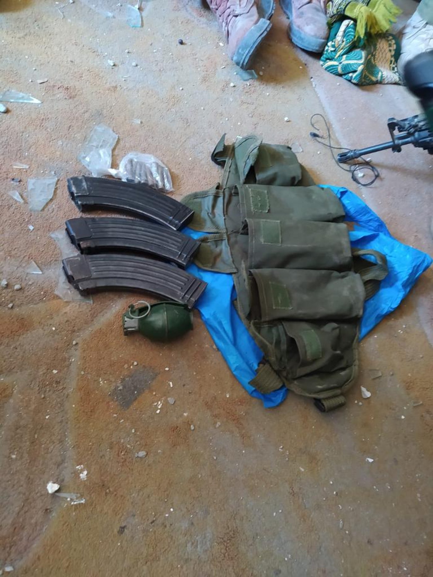 אמצעי לחימה, מודיעין ותעמולה שנמצאו במרחב ביתו של אחמד סמארה