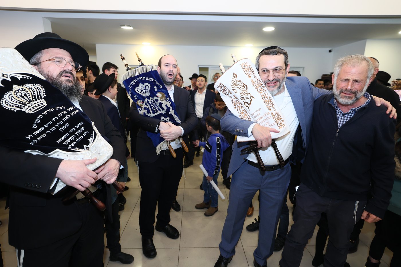 הכנסת ספר תורה לבית הכנסת נועם השם