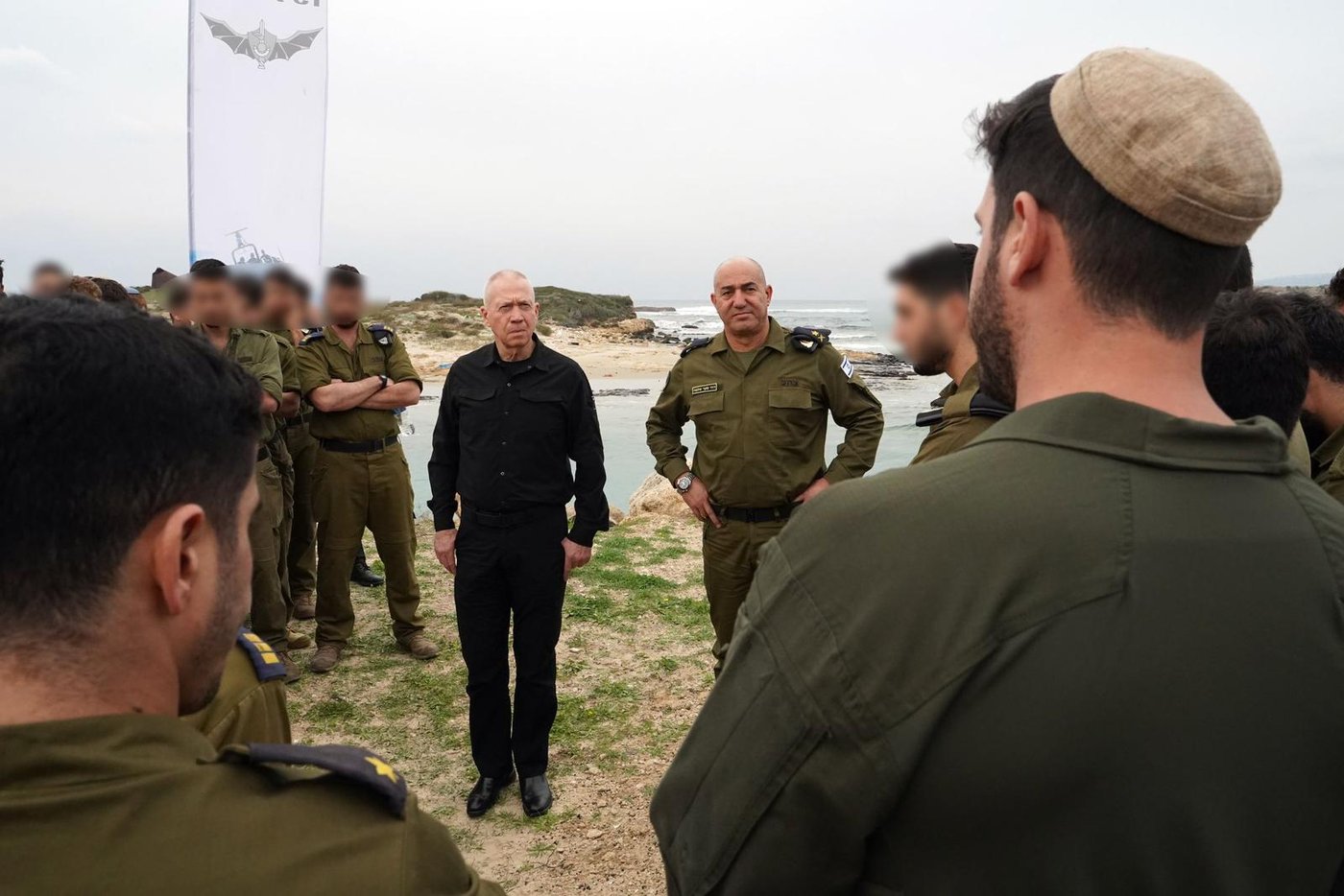 גלנט עם לוחמי שייטת 13, היום